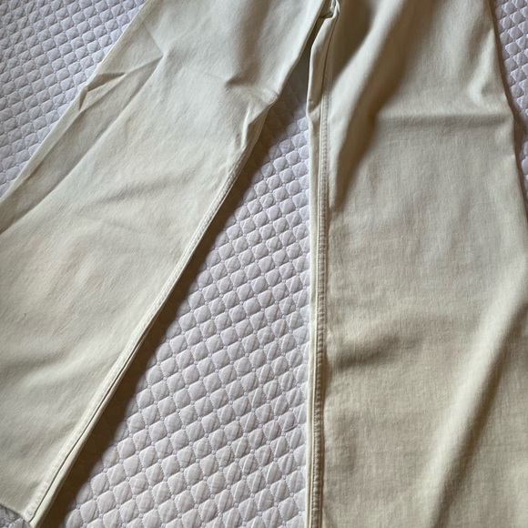 Zara Off-White High-Waisted Jeans - Picture 2 of 5